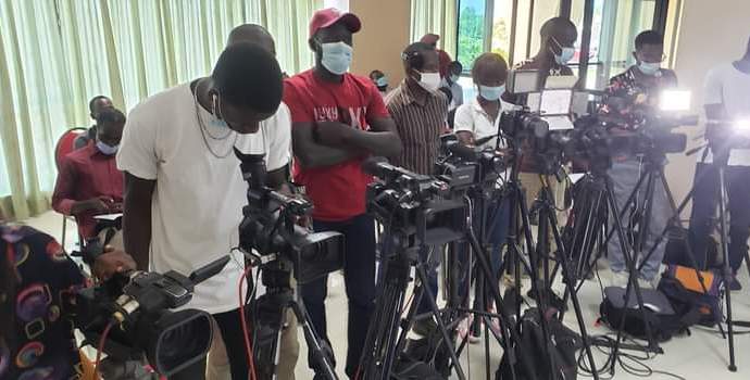 cameraman en conférence de presse