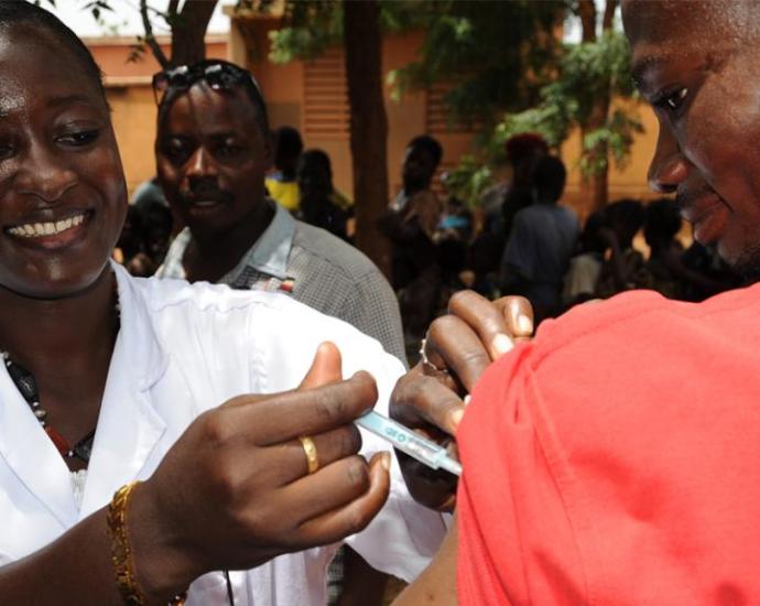 vaccin covid 19 afrique spoutnik V Russe Canalactu