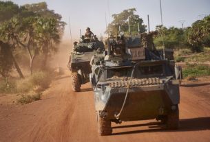 Deux chars blindes de l'armée française