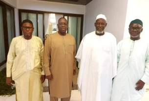 Macky Sall et les membres des associations islamiques