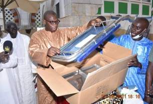 Le Pr Daouda Ndiaye équipe l’infirmerie de la Grande mosquée de Touba