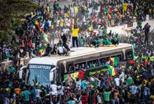 Victoire Can senegal celebration dans les rues de dakar peuple sénégalais.
