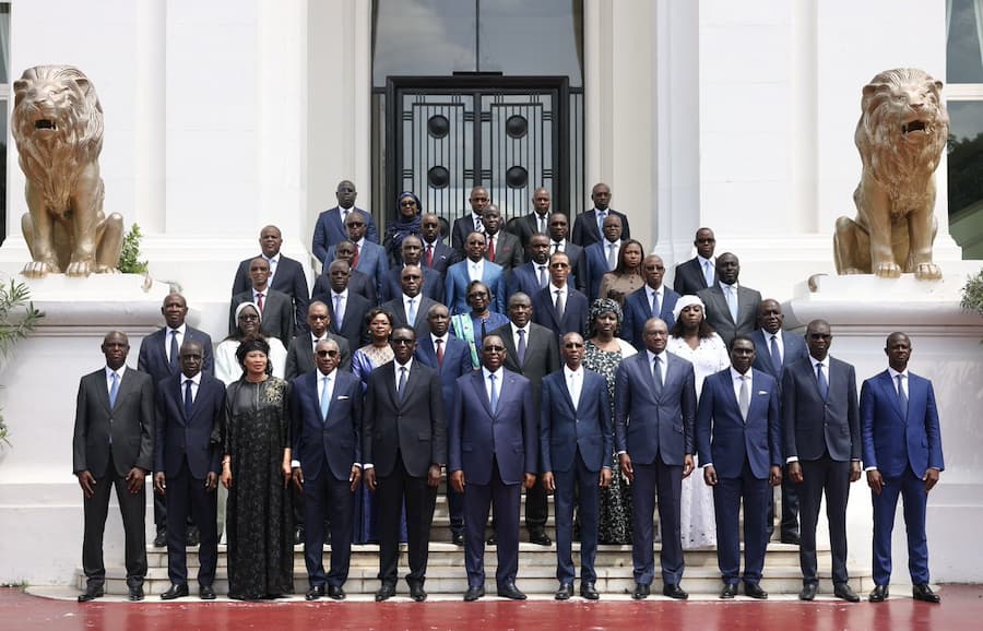 Sénégal, Conseil des ministres, les membres du nouveau gouvernement au Palais de la République pour la photo officielle.