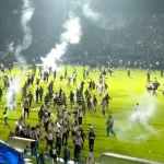 Mouvement de foule dans un stade en Indonésie dans l'Est de Java.