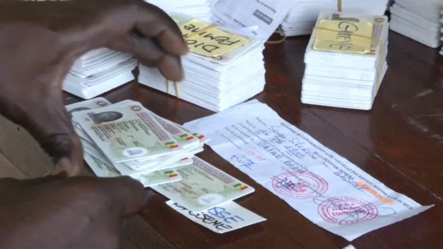 Carte d'identité sénégalaise, vote, inscription liste électorale. bureau de vote