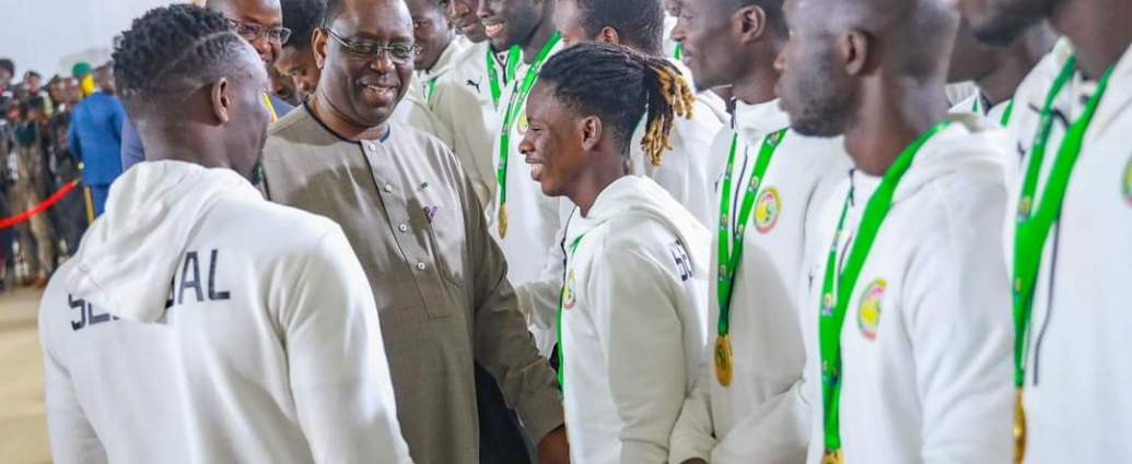 les lions de l’équipe nationale locale et ceux du Beach Soccer ont été reçus hier au Palais par le Président de la République