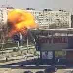 Frappe meurtrière sur un immeuble résidentiel par un missile (image d'illustration)