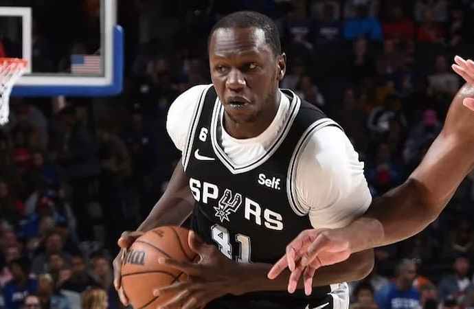 Basketball, Gorgui Sy Dieng