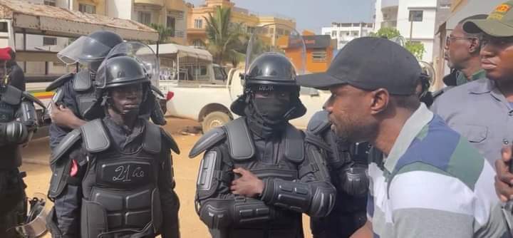 manifestation de Yewwi Askan Wi, la Police ferme tous les accès qui mènent au domicile de Ousmane SONKO.