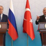 sergueï lavrov de la russie et le ministre turque des affaires étrangères