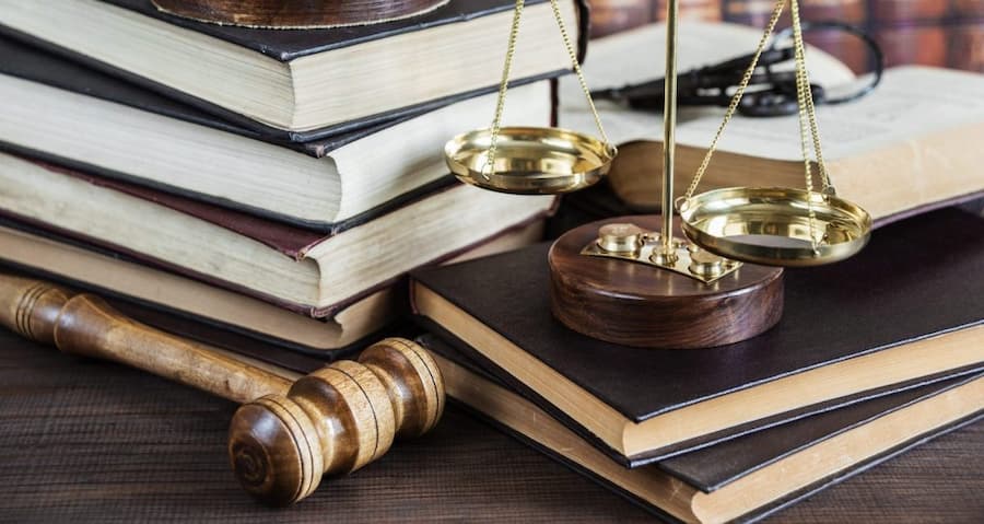 Droit, facultés de sciences juridiques et politiques (tribunal).